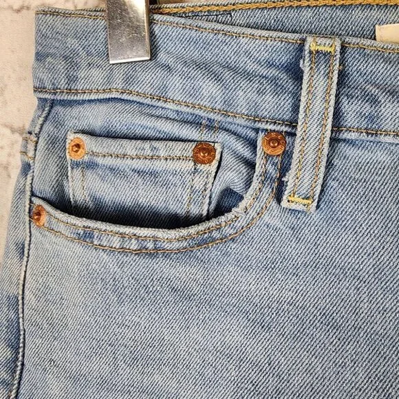 Levi's Wedgie Cropped Jean Button Fly Light Wash Size 24 - Picture 8 of 16